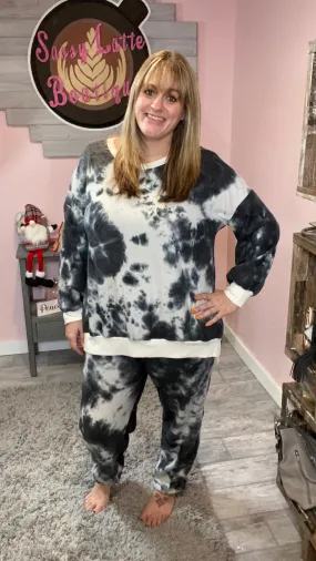 Black and Ivory Fleece Lounge Set