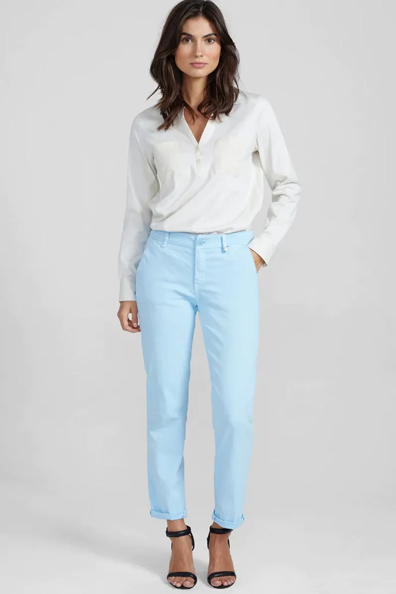 Celeste Chino Pant | Clear Sky | Bukser fra Mos Mosh