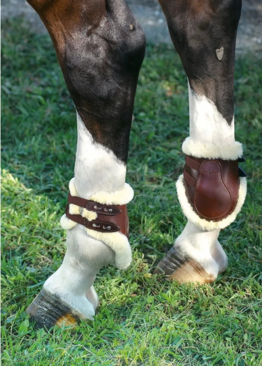 FETLOCK BOOT SHEEPSKIN LINED STUD