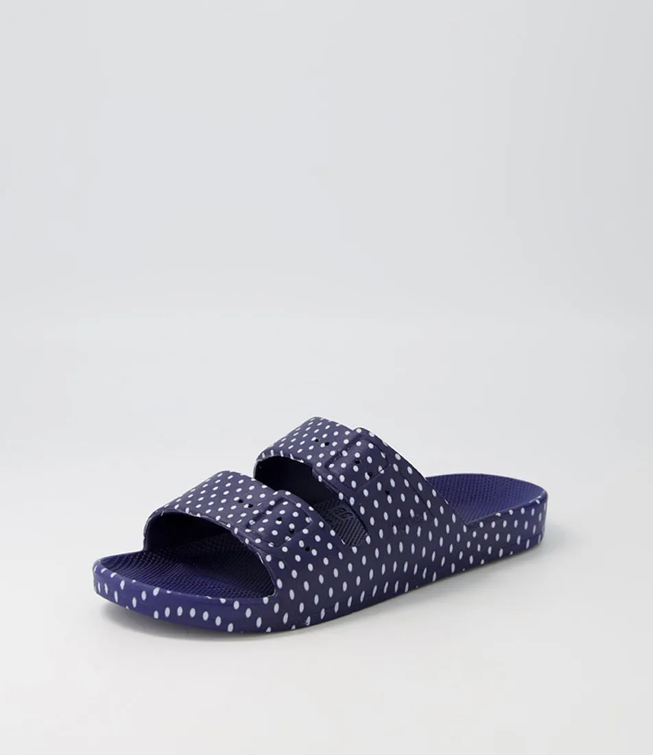 FREEDOM MOSES Slides W Dots White Navy Slides