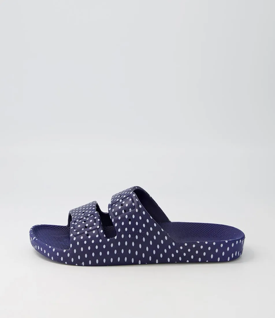 FREEDOM MOSES Slides W Dots White Navy Slides