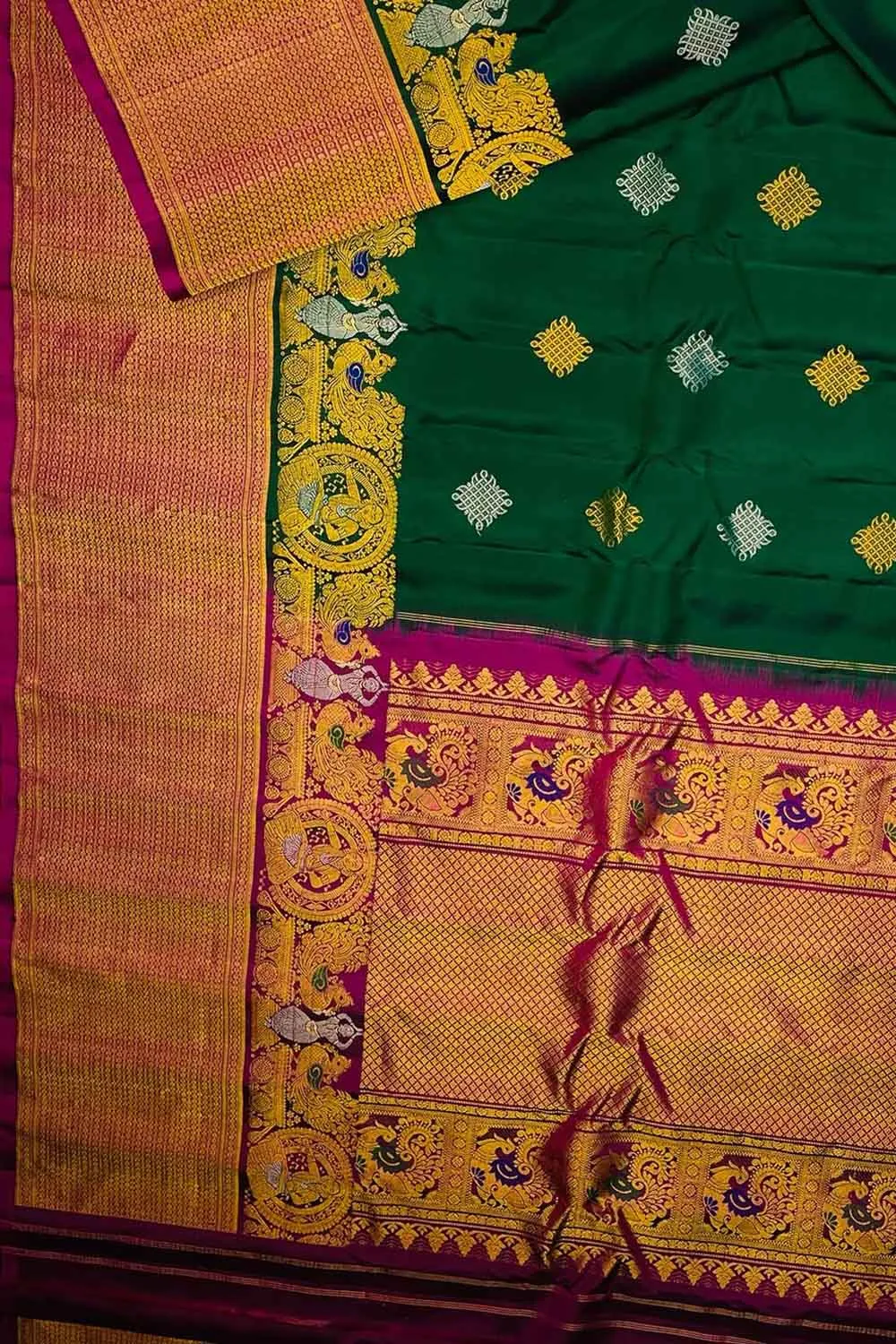 Green Gadwal Handloom Pure Silk Saree