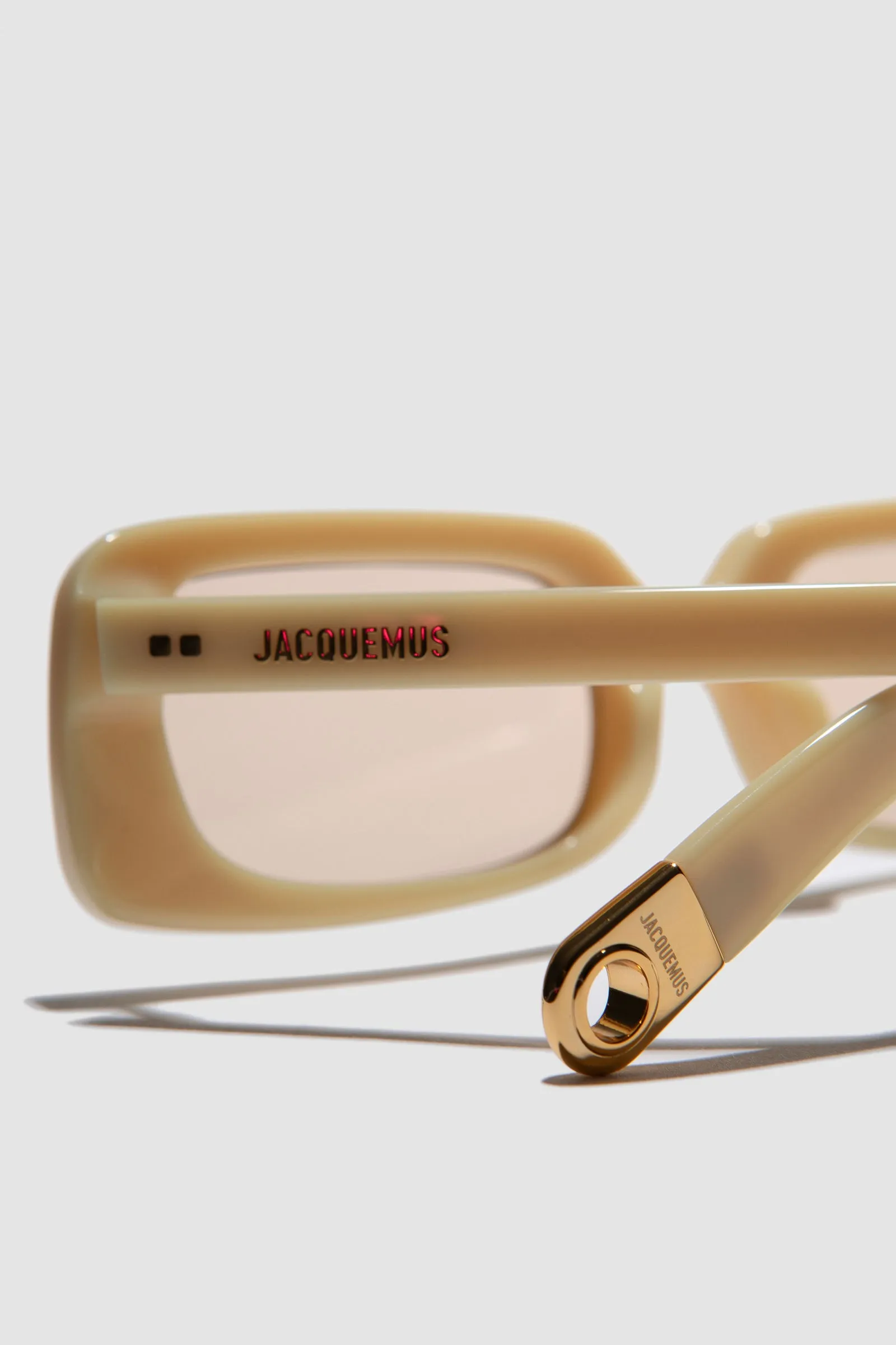 Jacquemus Azzuro Sunglasses Pearl Sorbet/Yellow Gold/Yellow