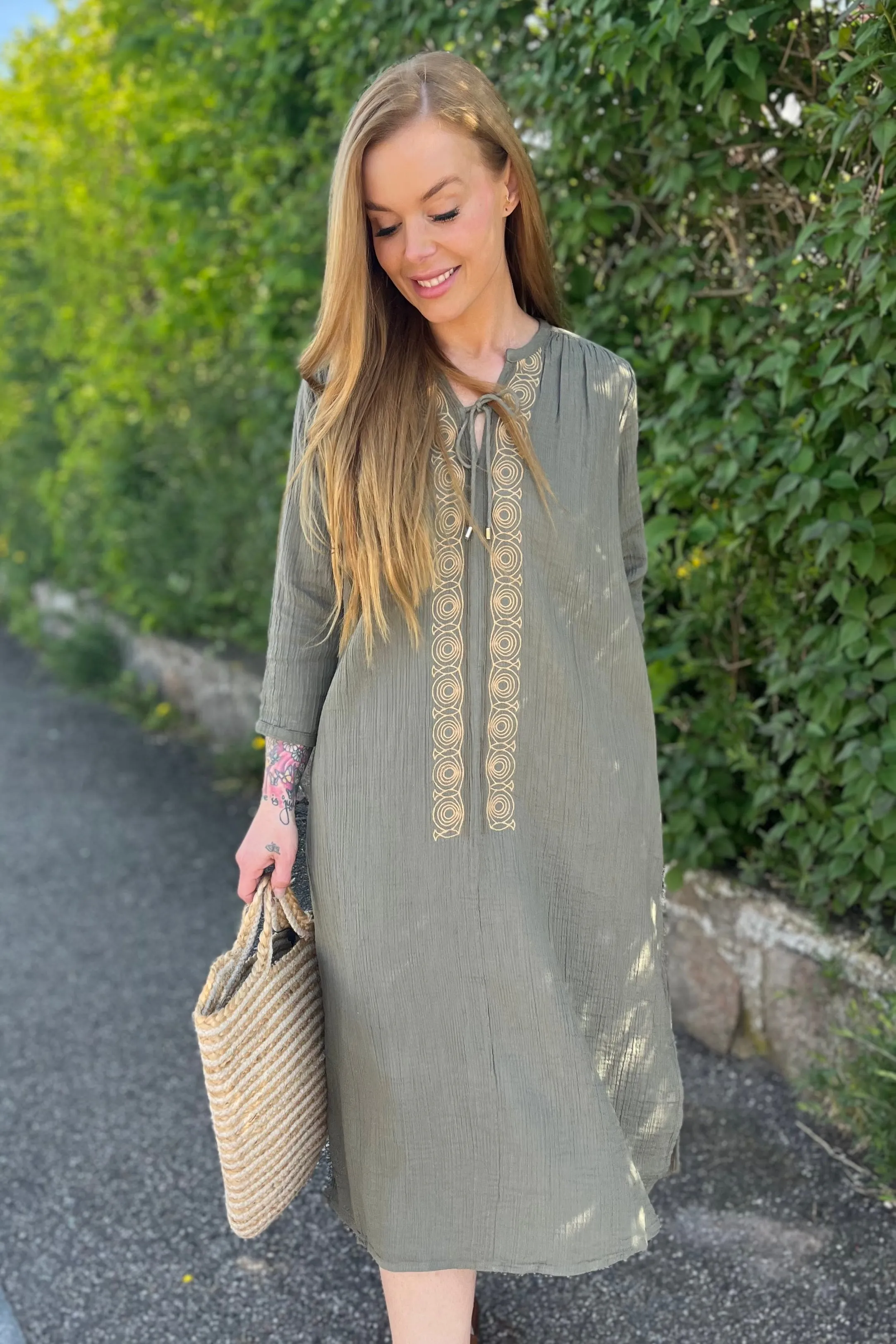 Lora Barca Crepe Dress | Dusty Olive | Kjole fra Mos mosh