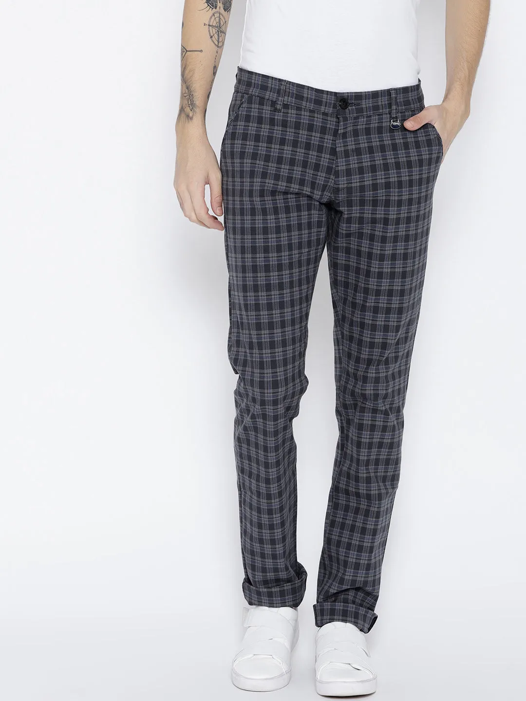 Men Grey Slim Fit Checked Chinos