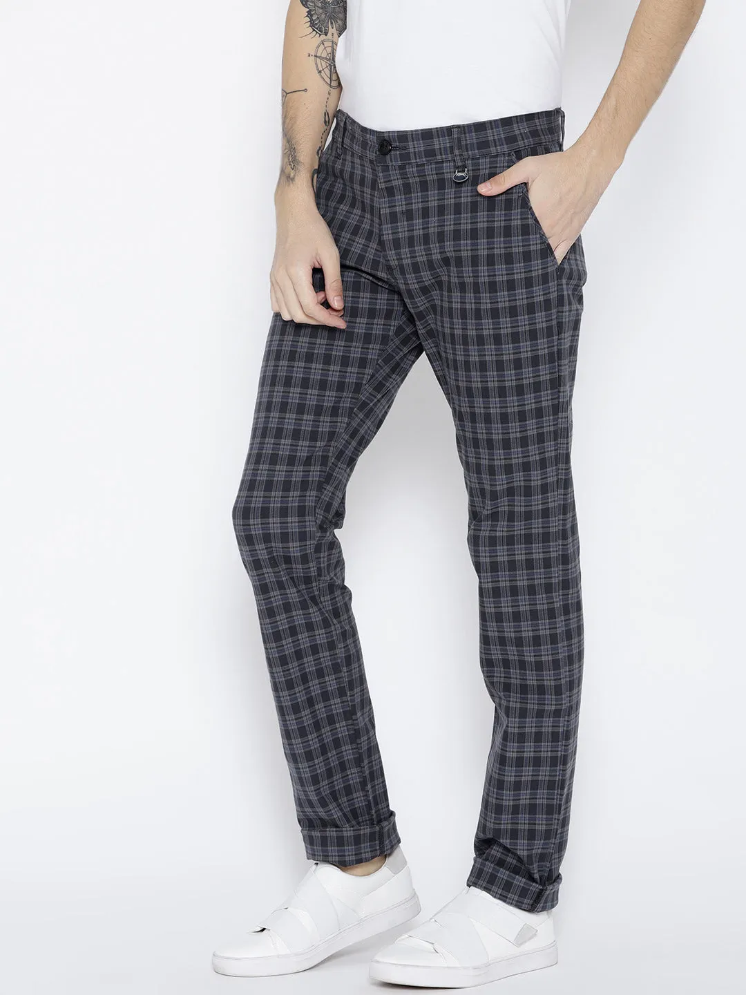 Men Grey Slim Fit Checked Chinos