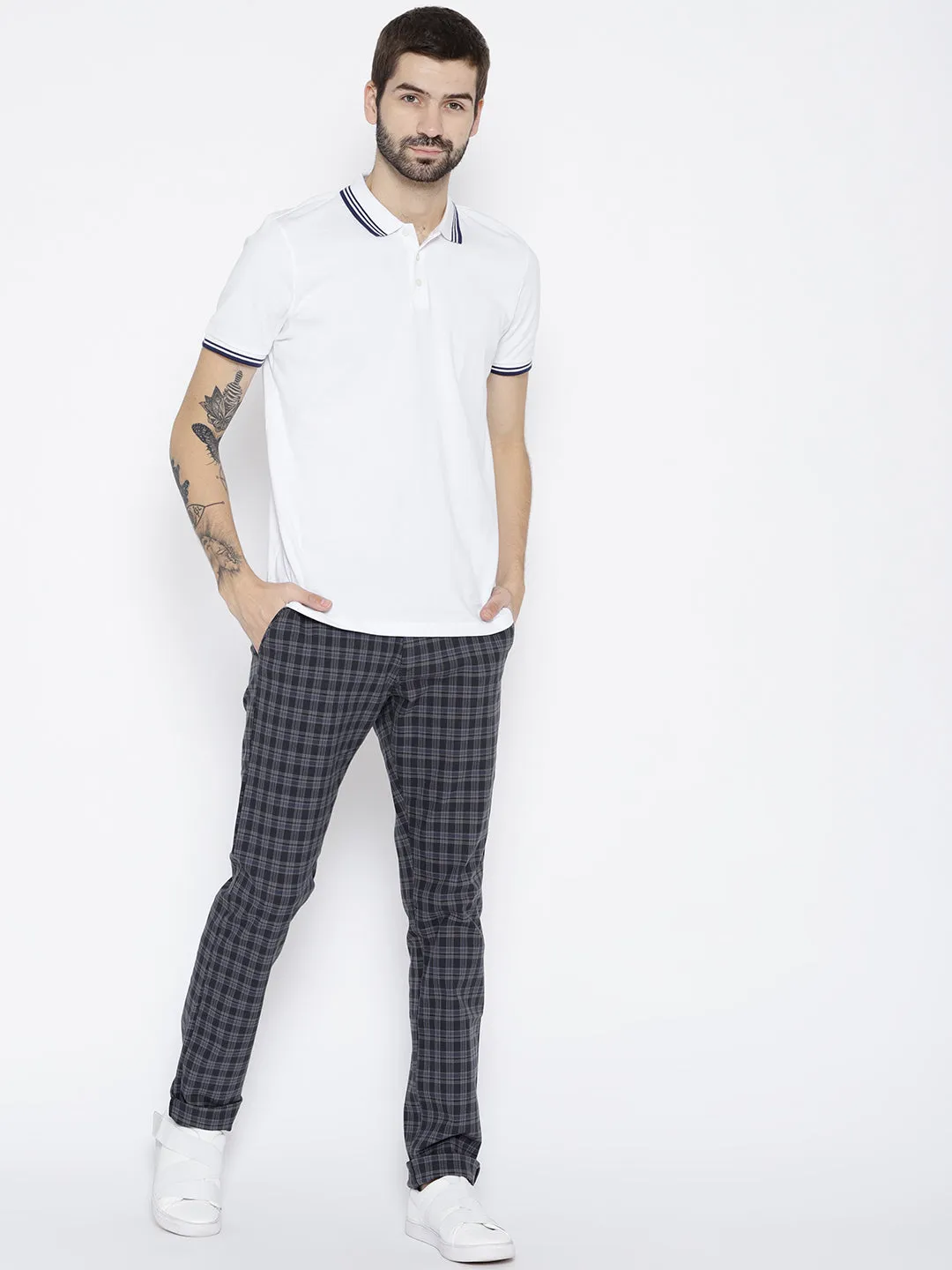 Men Grey Slim Fit Checked Chinos