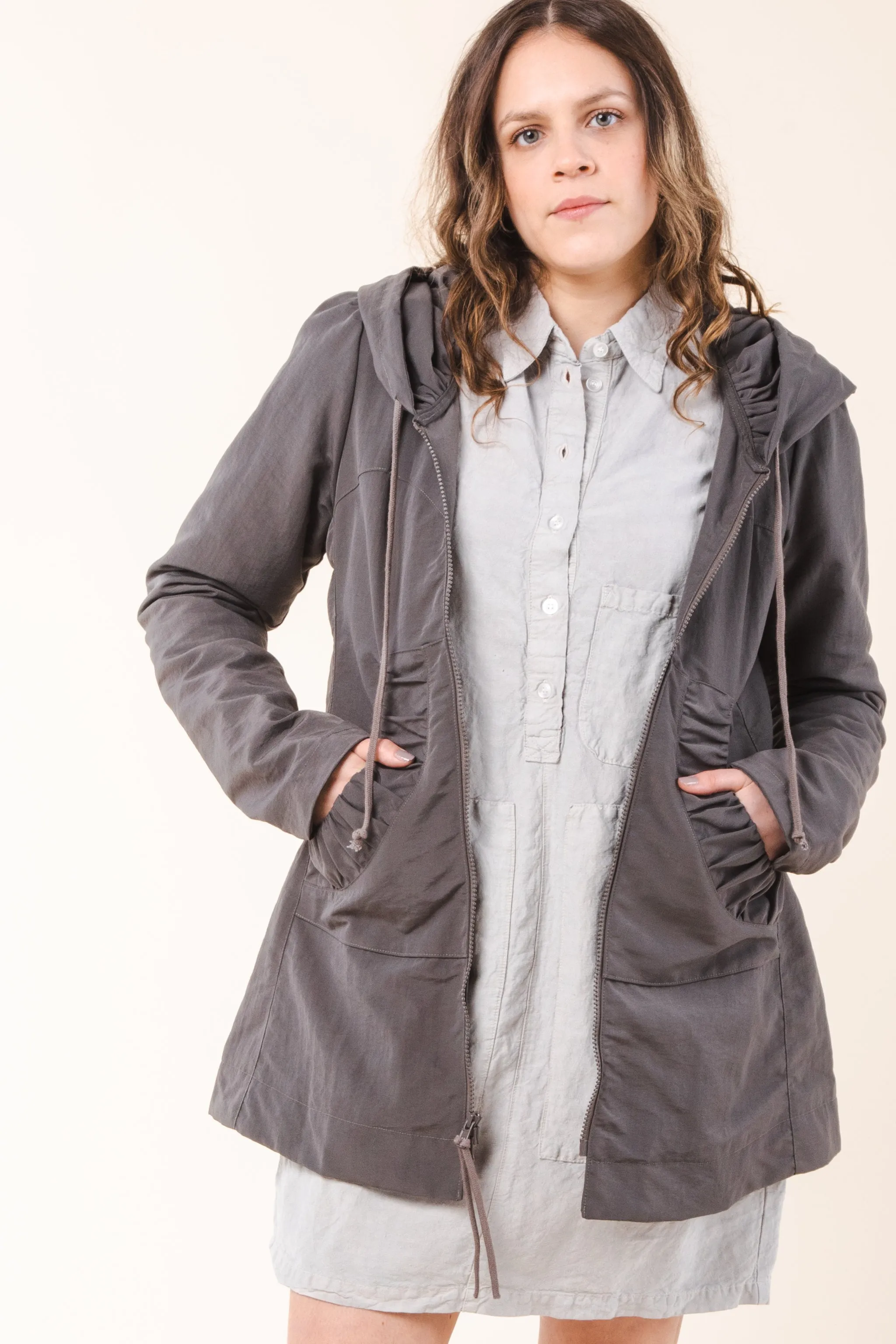 Mid Raincloak in Graphite with Gray Lining