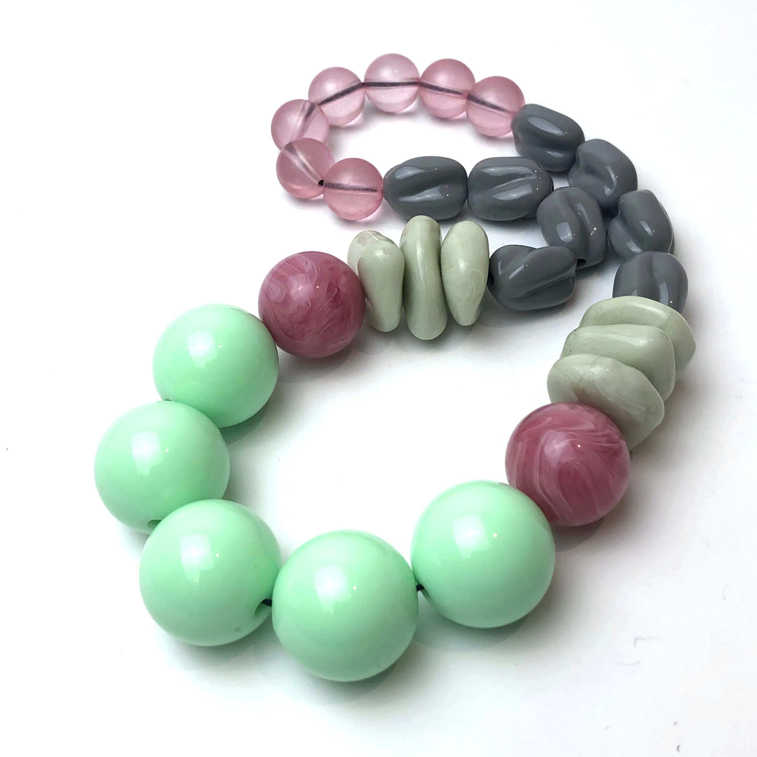 Mint & Cranberry Lucite Stretch Bauble Necklace - Shortie