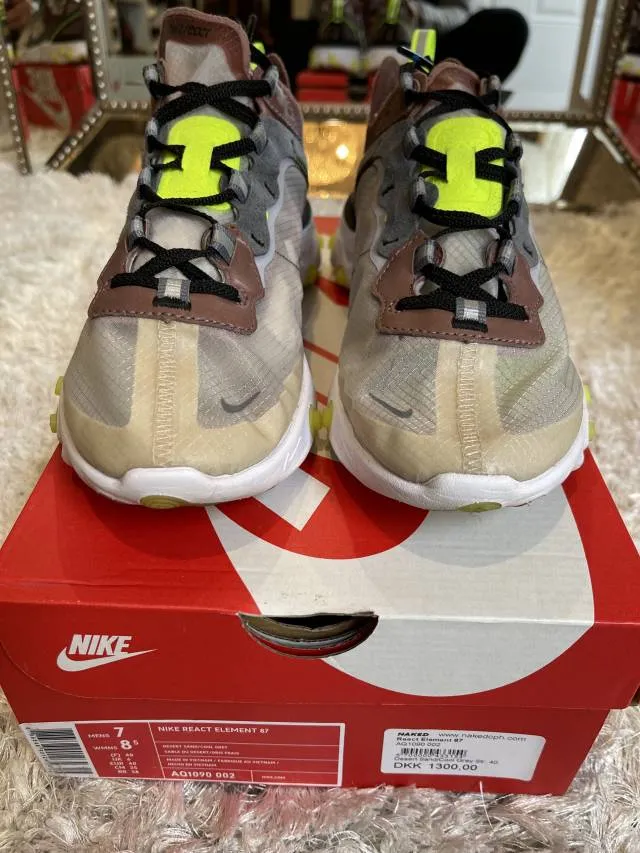 Nike react element 87 - desert sand