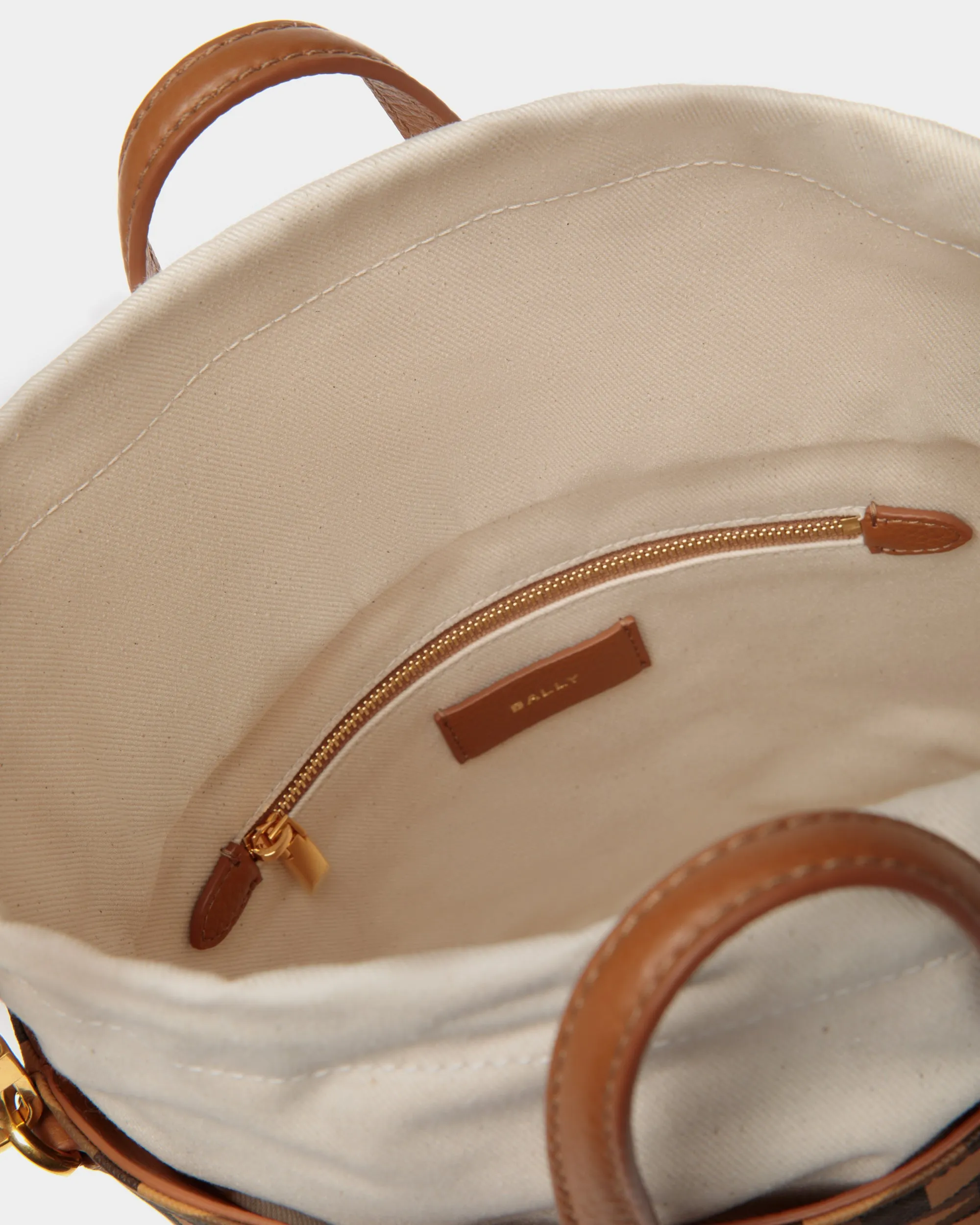 Pennant Bucket Bag In Desert TPU