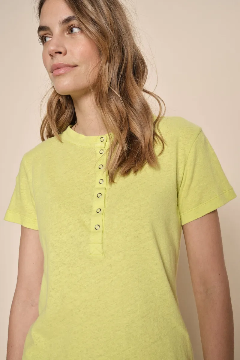 Rype Ss Placket Tee | Yellow Plum | T-shirt fra Mos Mosh