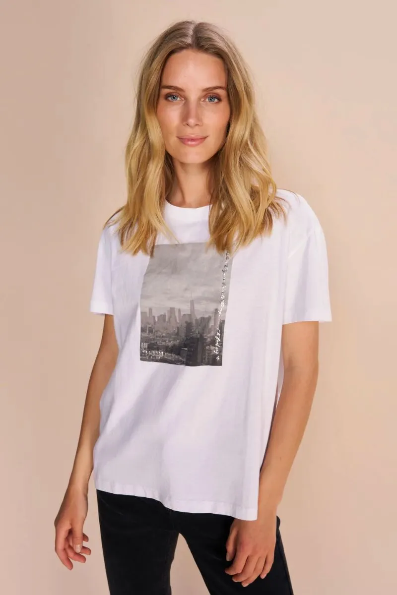 Sharma O-SS Tee | White | T-shirt fra Mos Mosh